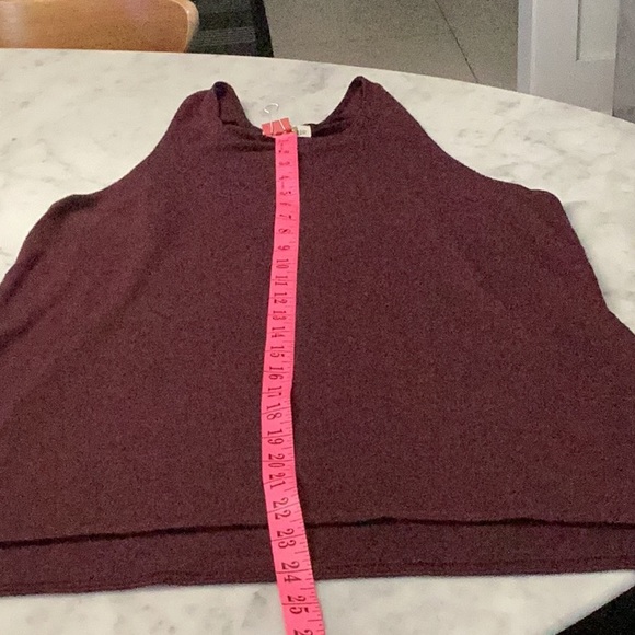 Wilfred Free casual sleeveless top. Great for layering or on its own. - Picture 9 of 9